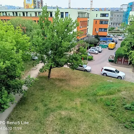 Appartement Mieszkanie 3 Pokojowe Dla Rodzin, Z Zabawkami, W Centrum Blisko Aquaparku Wrocław